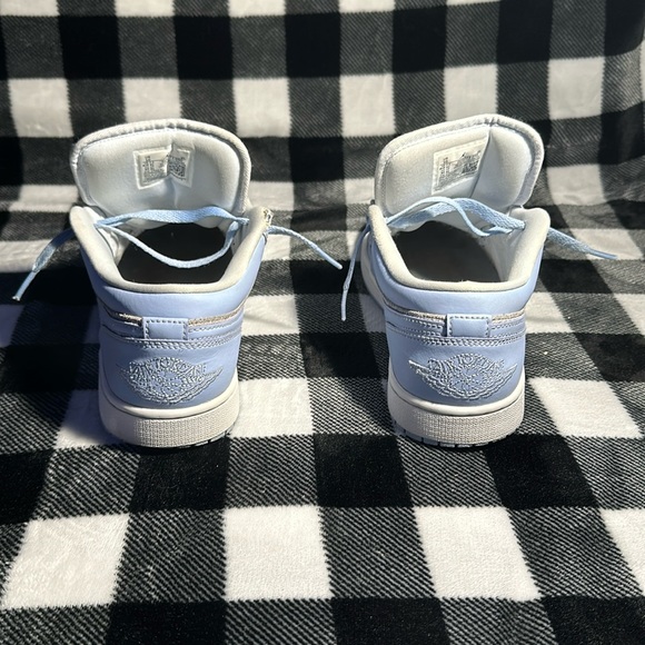 WMNS AIR JORDAN 1 LOW SIZE 10 - Picture 6 of 12